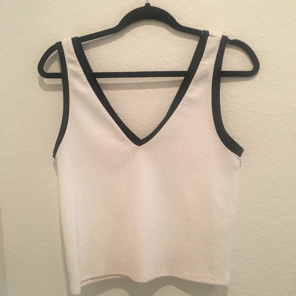 Zara white cropped tank top size: M